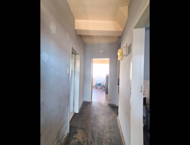 1 BEDROOM FLAT FOR SALE IN VEREENIGING CENTRAL